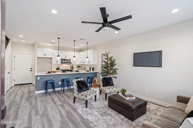 property at 1642 E Monte Vista Rd