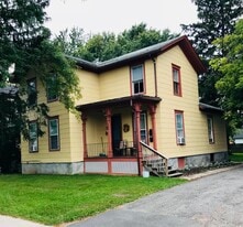 146 Chapin St in Canandaigua, NY - Building Photo