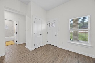 17701 Village Dr in Dripping Springs, TX - Building Photo - Building Photo