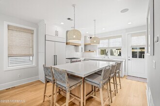 28 Beach St in Sea Bright, NJ - Building Photo - Building Photo