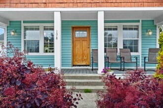 198 Clover St NW in Ocean Shores, WA - Building Photo - Building Photo