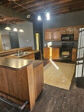 1303 W College St in Springfield, MO - Building Photo - Building Photo