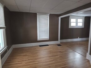 145 N Buena Vista St in Newark, OH - Building Photo - Building Photo