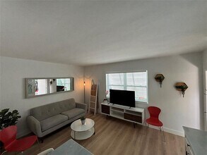 1315 SE 2nd St-Unit -REAR WEST in Fort Lauderdale, FL - Building Photo - Building Photo