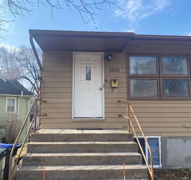 1631 Muscatine Ave in Iowa City, IA - Building Photo - Building Photo