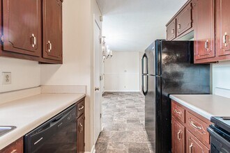 308 Alan Ct in Oak Grove, KY - Building Photo - Building Photo