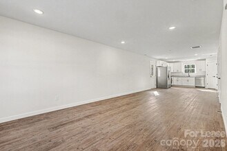 106 10th Ave SE in Hickory, NC - Building Photo - Building Photo