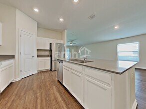 4385 Seven Canyons Dr in Kissimmee, FL - Building Photo - Building Photo