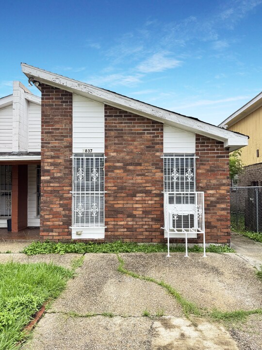 7837 Sail St in New Orleans, LA - Building Photo