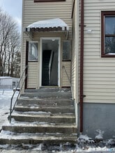 54 Overlook Ave in New Britain, CT - Foto de edificio - Building Photo