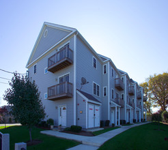 397-399 Sea St in Quincy, MA - Foto de edificio - Building Photo