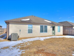 10044 SW 40th St in Mustang, OK - Building Photo - Building Photo