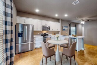 209 S Baugh St in Alvarado, TX - Building Photo - Building Photo