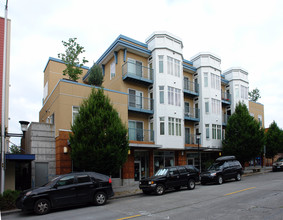 525 First West Apartments in Seattle, WA - Building Photo - Building Photo