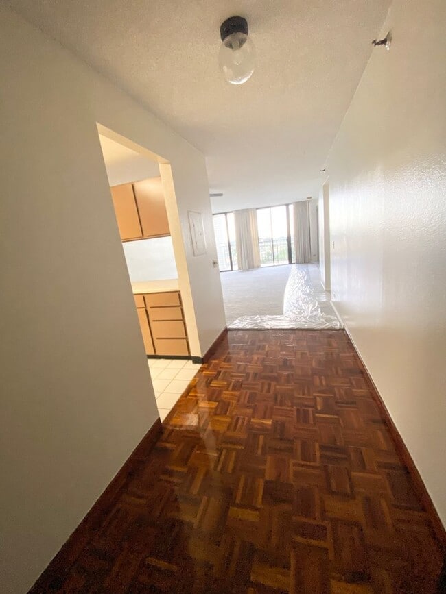 98-501 Koauka Loop-Unit -Park at Pearlridge in Aiea, HI - Building Photo - Building Photo