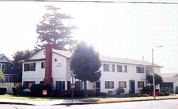 402 E Badillo St in Covina, CA - Building Photo - Building Photo