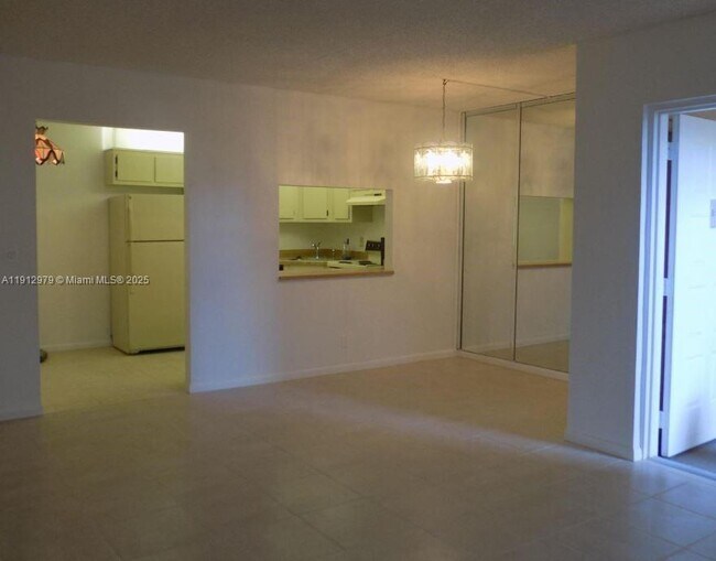 824 Sky Pine Way in Greenacres, FL - Building Photo - Building Photo