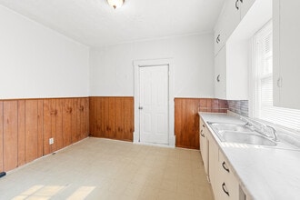 415 S Phillips Ave in Salina, KS - Building Photo - Building Photo