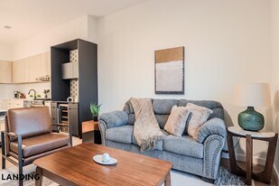 2623 Keene St, Unit 531 in Houston, TX - Building Photo