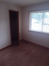 403 Grove St, Unit 403 in Eau Claire, WI - Building Photo - Building Photo