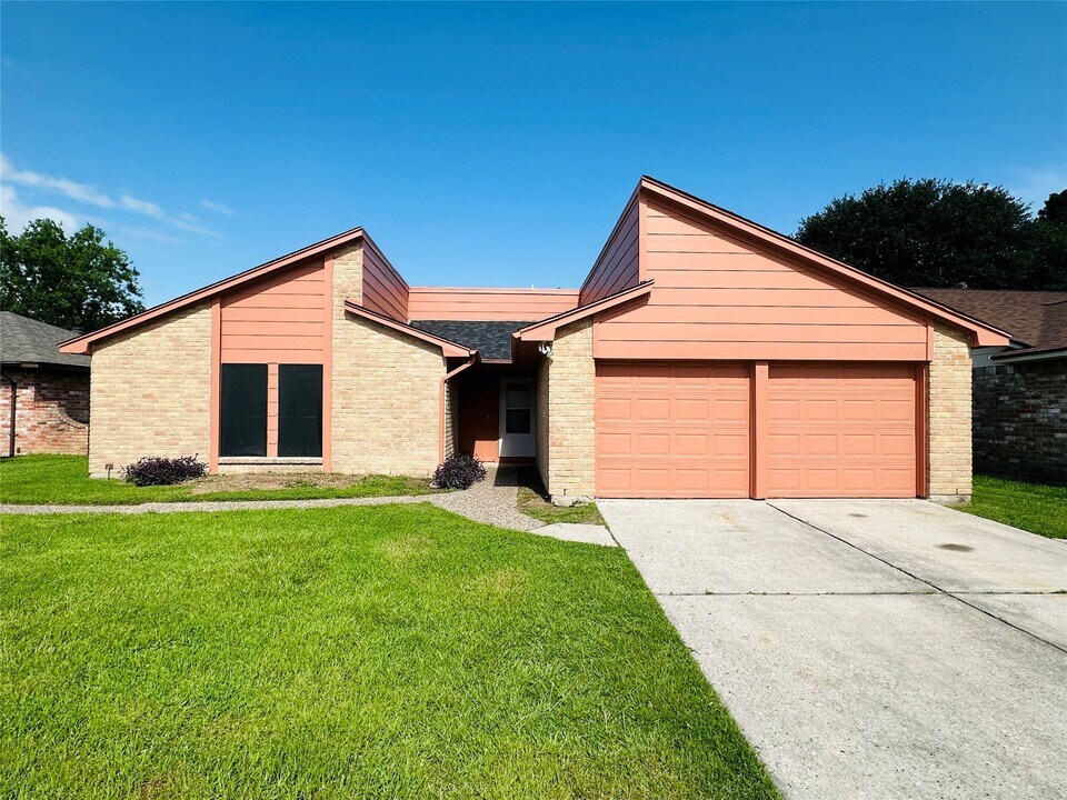 19834 Arrowsmith Dr in Humble, TX - Foto de edificio