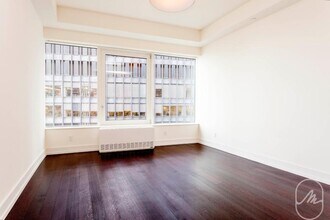 2 Water St in New York, NY - Building Photo - Building Photo