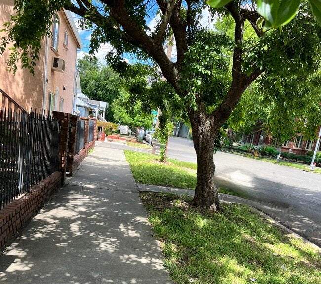 1916-1918 7th St, Unit 1-4