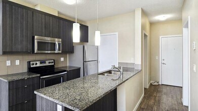 402 Marquis Ln SE in Calgary, AB - Building Photo - Building Photo