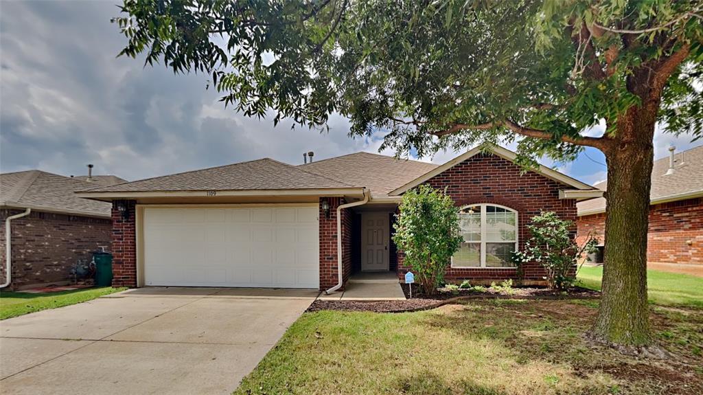 1109 Westridge Dr in Yukon, OK - Building Photo