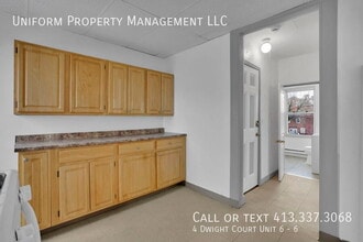 4 Dwight Ct in Chicopee, MA - Building Photo - Building Photo