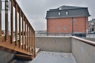 2420 Baronwood Dr in Oakville, ON - Building Photo - Building Photo