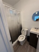 406 Foster Rd in Hallandale Beach, FL - Building Photo - Building Photo