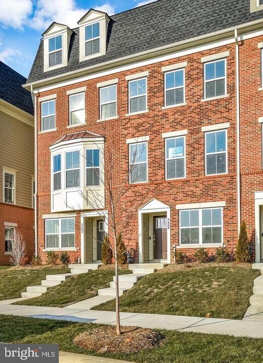 611 E 7th St in Frederick, MD - Building Photo