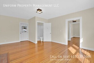 159 Pleasant St in Easthampton, MA - Building Photo - Building Photo