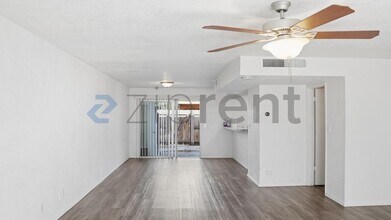 5188 E Ashlan Ave in Fresno, CA - Foto de edificio - Building Photo