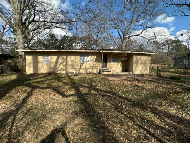 2731 Emerald Dr in Jackson, MS - Building Photo - Building Photo