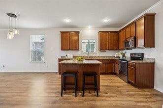 1704 Willoughby Way in Little Elm, TX - Foto de edificio - Building Photo