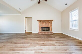 1009 Crystal Brook Way in Monroe, GA - Foto de edificio - Building Photo