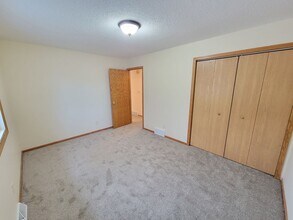 4229 W Mesa Pass in Sioux Falls, SD - Building Photo - Building Photo