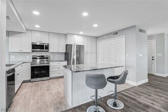 4312 S Bay Cir in North Fort Myers, FL - Building Photo - Building Photo