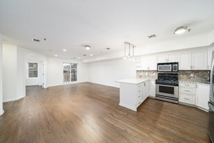 204 Jackson St in Hoboken, NJ - Building Photo