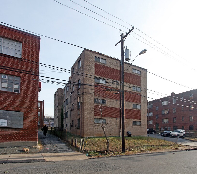 2930 Knox Pl SE in Washington, DC - Building Photo