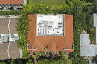 Villas at Santander in Coral Gables, FL - Foto de edificio - Building Photo