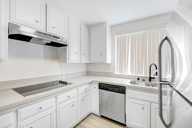 519 Idaho Ave, Unit 6 in Santa Monica, CA - Building Photo - Building Photo