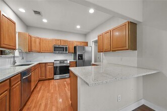 1502 Medio Calle in Austin, TX - Building Photo - Building Photo