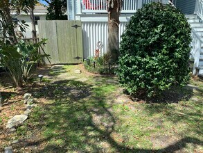 4408 Avenue S 1/2, Unit #B in Galveston, TX - Foto de edificio - Building Photo