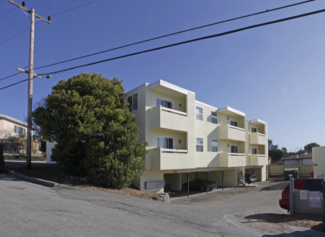 1203 Ord Grove Ave in Seaside, CA - Foto de edificio - Building Photo