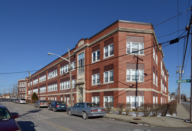 Taunton Plaza in East Providence, RI - Foto de edificio - Building Photo