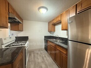 4834 50th Ave in Sacramento, CA - Foto de edificio - Building Photo