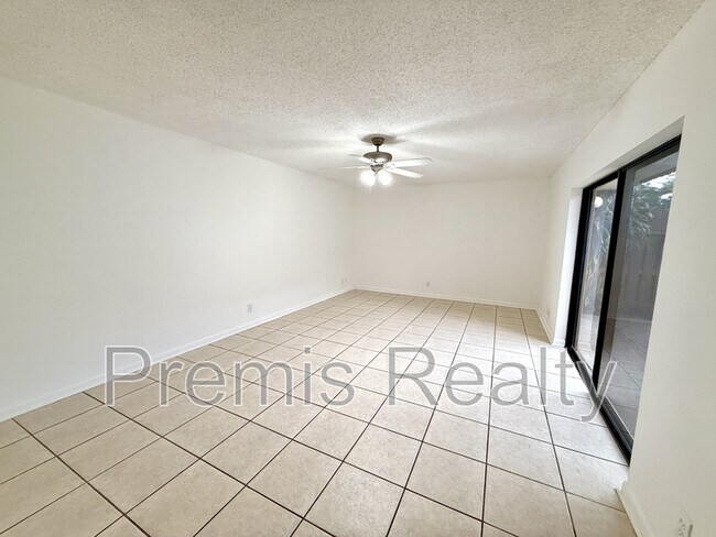 2607 6th Ct in Palm Harbor, FL - Building Photo - Building Photo